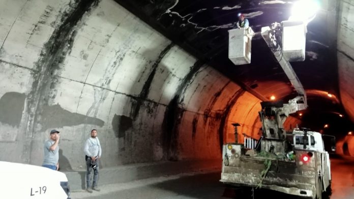 Mantenimiento en túnel del Libramiento Vallarta