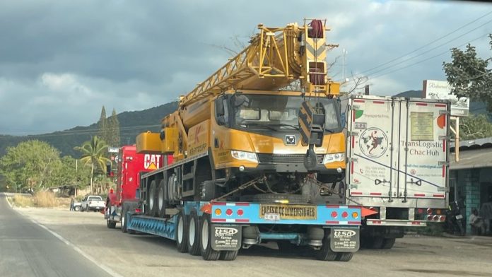 Por el pao de maquinaria pesada, la carretera federal 200 será cerrada este viernes a las 23:00 horas