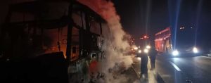 El día de ayer se dio un Incendio de autobús en autopista federal 15