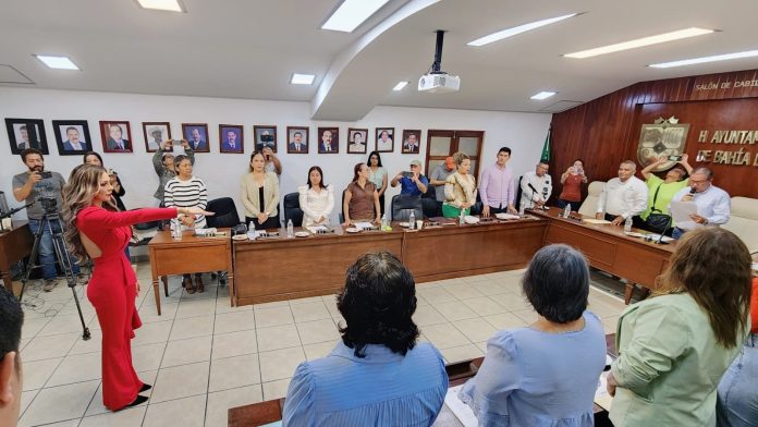 Lía Castro toma protesta como presidenta suplente en Bahía de Banderas