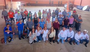 Yésica Zatarain se reúne con mujeres en Guachinango para discutir sobre empoderamiento económico y derechos de género