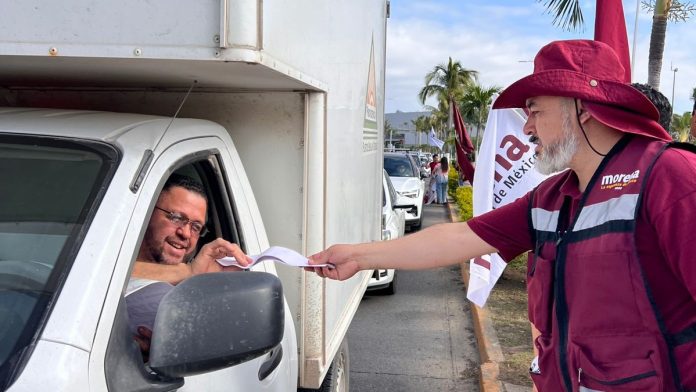 Bruno Blancas respalda becas a estudiantes vulnerables