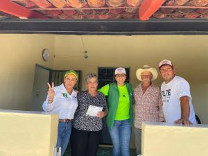 Magaly Fregoso y Tere Lepe, candidatas del PVEM respectivamente, visitan Estancia de Landeros, compartiendo compromisos con los habitantes