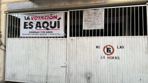 El INE se deslinda de la aparición de lonas no oficiales de identificación de casilla en lugares de votación para el 2 de junio