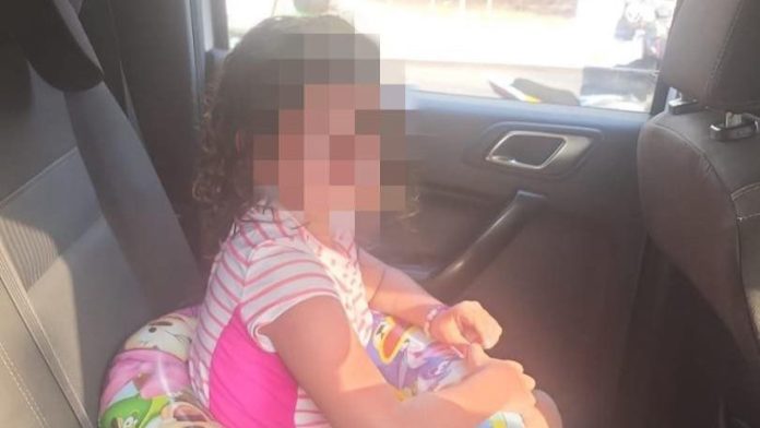 Menor extraviada en Rincón de Guayabitos, no encuentran padres