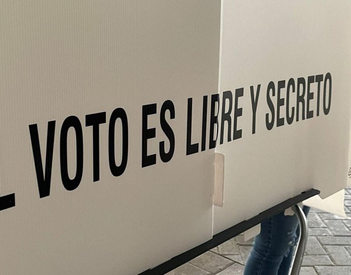 Conflictos en casillas especiales de Puerto Vallarta personas se querían meter a votar sin hacer fila