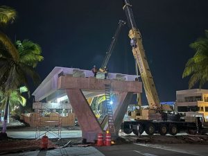 Avanza el Nodo Vial de Las Juntas con la instalación de las primeras trabes del puente vehicular. La obra ya presenta un 60% de avance