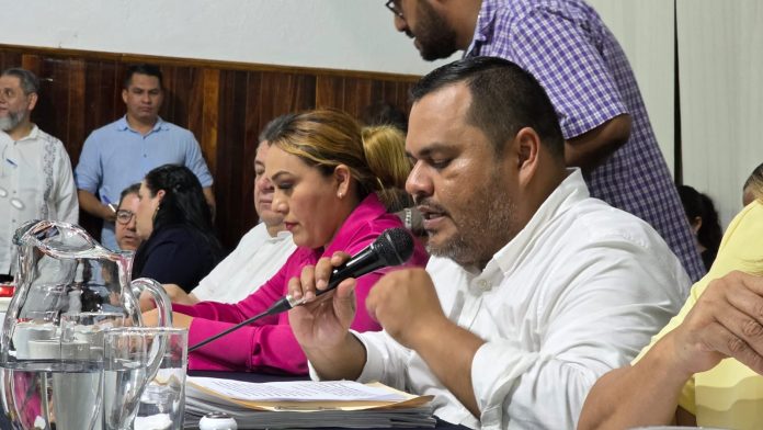 Proponen aumentar sanciones por tirar basura en Puerto Vallarta para frenar la contaminación en playas, calles y canales