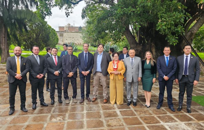 Puerto Vallarta firmó un convenio con la Cámara de Comercio Italiana en México para fortalecer el comercio, la inversión extranjera