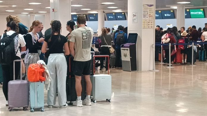 Aeropuerto Internacional de Puerto Vallarta cerró pista